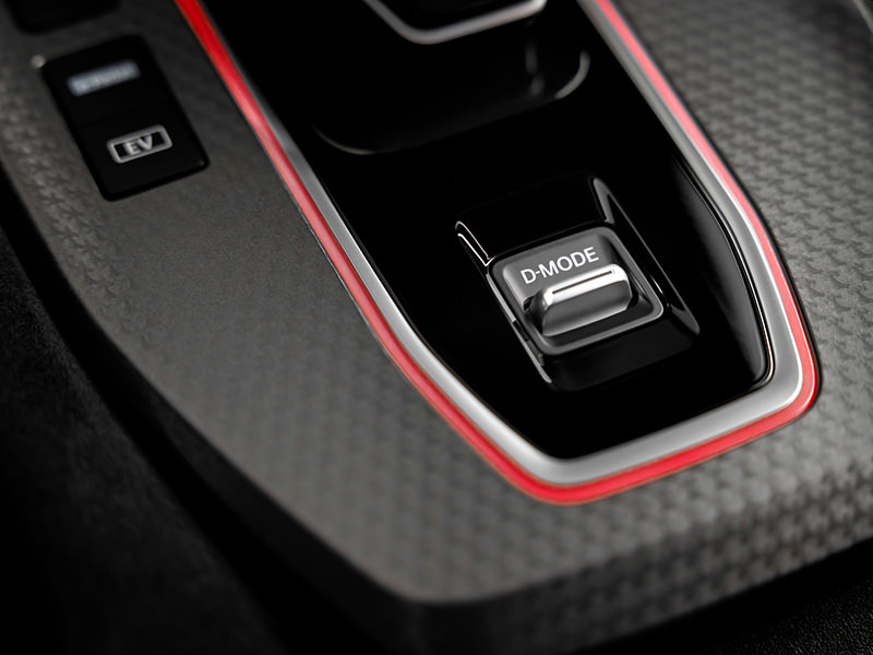 Nissan_P33B_center_console